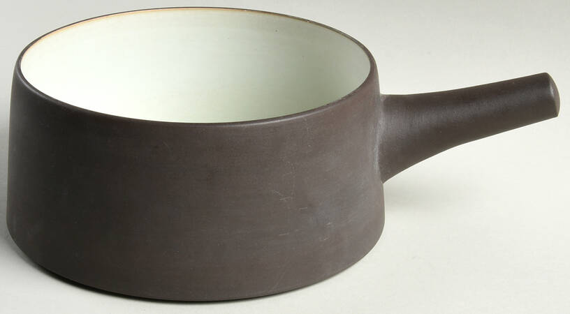 Flamestone Smooth Brown 2 Qt Round Covered Casserole No Lid