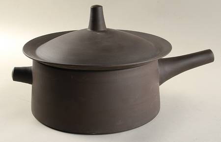 Flamestone Smooth Brown 4 Quart Round Covered Casserole