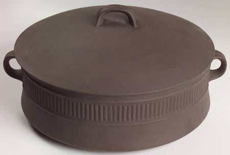 Flamestone Fluted Brown (Older) 3 Quart Round Covered Casserole