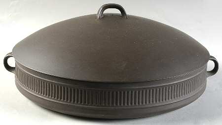 Flamestone Fluted Brown (Older) 5.25 Quart Round Covered Casserole