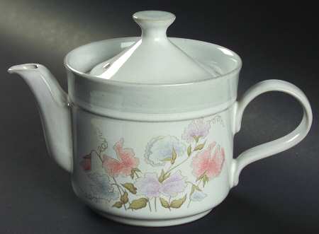 Dauphine Teapot & Lid