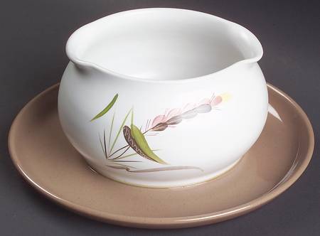 Harvest Round Gravy Boat/Attached Underplate