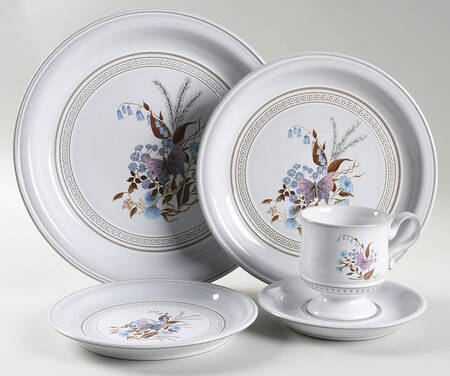 Lorraine 5 Piece Place Setting