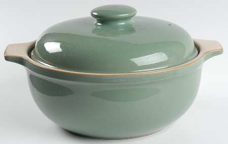 Manor Green 2 Qt Round Covered Casserole