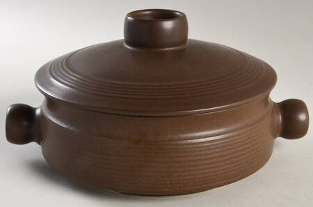 Mayflower 2 Qt Round Covered Casserole