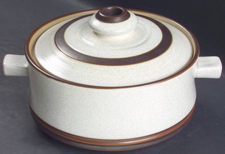 Potter's Wheel Rust Red 2.5 Qt Round Covered Casserole