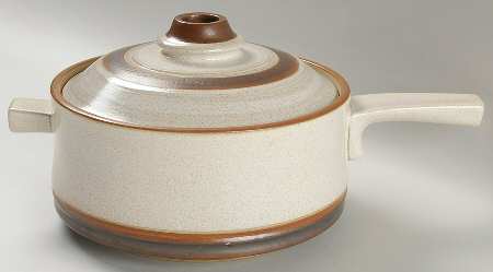 Potter's Wheel Rust Red 2 Qt Round Covered Casserole