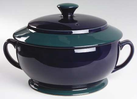 Regatta 2 Qt Round Covered Casserole