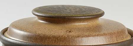 Romany Brown Lid for 2.5 Qt Round Casserole