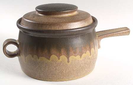 Romany Brown 2.5 Qt Round Covered Casserole