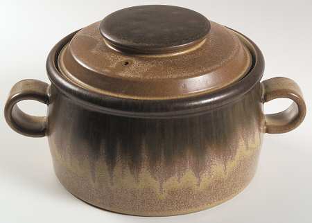 Romany Brown 2.5 Qt Round Covered Casserole