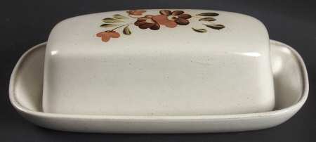 Serenade (Stoneware) 1/4 Lb Covered Butter