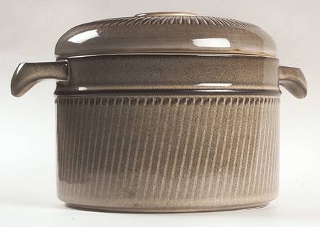 Sonnet 2.5 Qt Round Covered Casserole