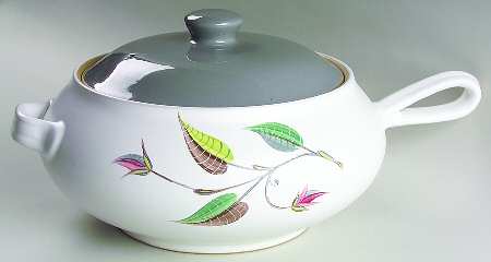 Spring 3.5 Quart Round Covered Casserole