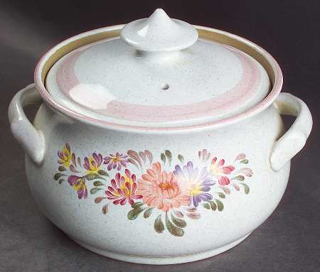 Summer Fields 1.25 Qt Round Covered Casserole