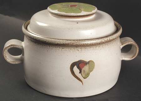 Troubadour 2.5 Qt Round Covered Casserole