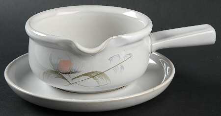 Whisper Gravy Boat & Underplate