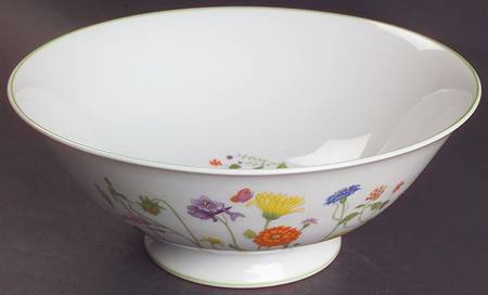 Wonderland 9" Round Vegetable Bowl