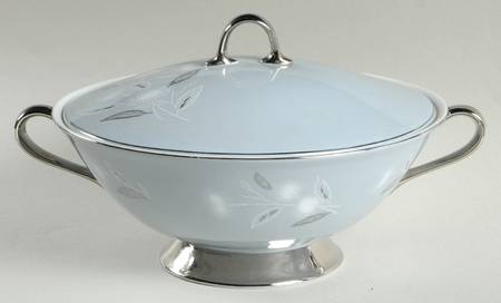 Sapphire Round Covered Vegetable