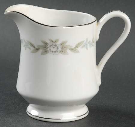 Bouquet Creamer