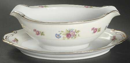 DIA6 Gravy Boat with Attached Underplate