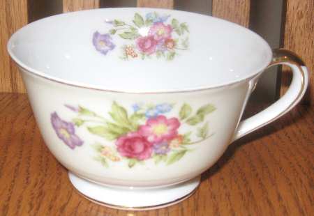 DIA6 Footed Cup