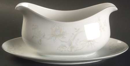 Trousseau Gravy Boat with Attached Underplate