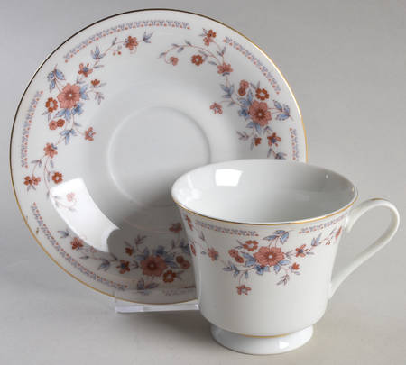 Copenhagen (Gold) Footed Cup & Saucer Set