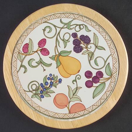 Umbrian Fruits Round Wood Trivet