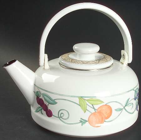 Umbrian Fruits Metal Kettle & Lid