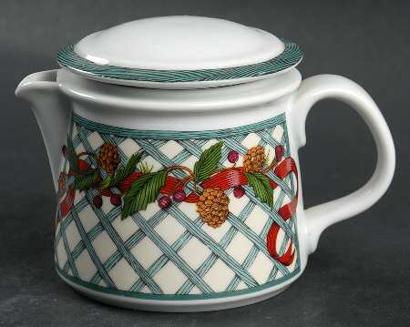 Nordic Holiday-Lattice, Ribbon&Berries Creamer & Lid