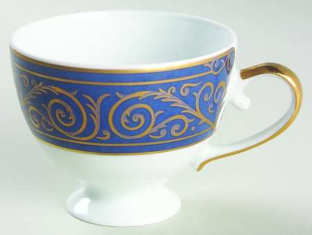 France Footed Cup by Philippe Deshoulieres