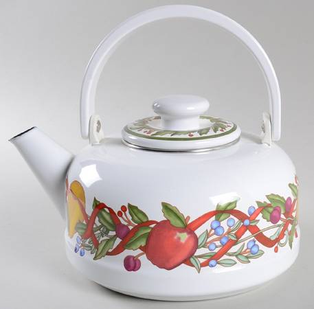 Holiday Harvest Metal Kettle & Lid