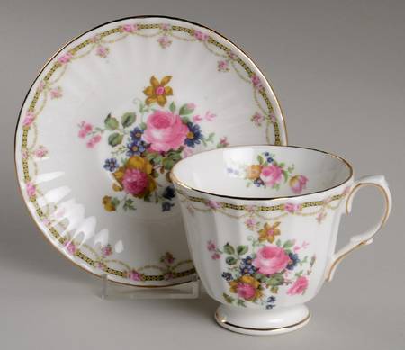 London Collection Footed Cup & Saucer Set