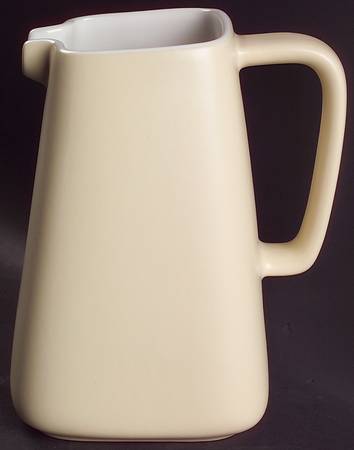 Ang.L Maize (Yellow) 72 Oz Pitcher