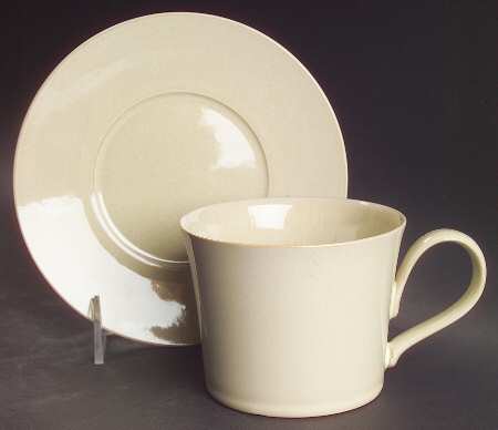 Drama Cream Flat Cup & Saucer Set