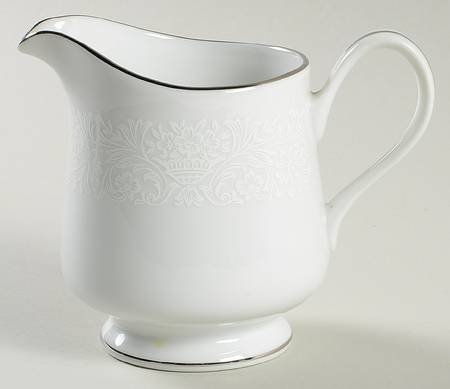 Lace Point Creamer