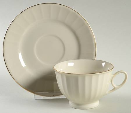DI2 Footed Cup & Saucer Set