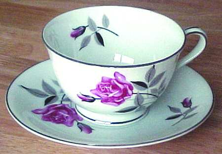 DIA23 Footed Cup & Saucer Set
