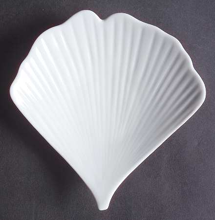 Cuisine du Monde 5" Leaf Dish