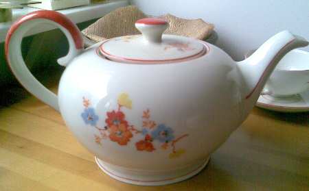 DWX3 Teapot & Lid by D & R W-Bavaria