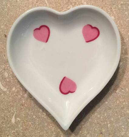 DP2 Heart Shaped Dish