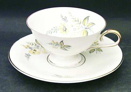 Beatrice Footed Cup & Saucer Set