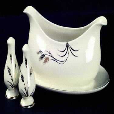 California Wheat Gravy Boat with Attached Underplate