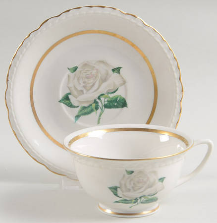 EMB5 Footed Cup & Saucer Set