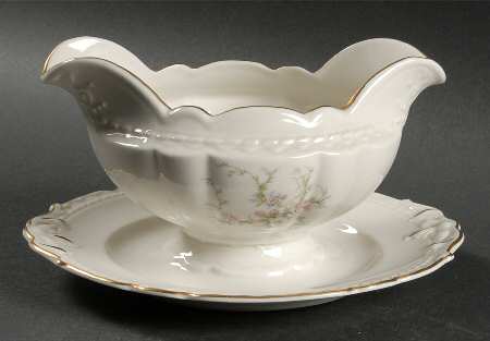 Sandra Gravy Boat with Attached Underplate