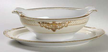 Ambassador Gravy Boat with Attached Underplate