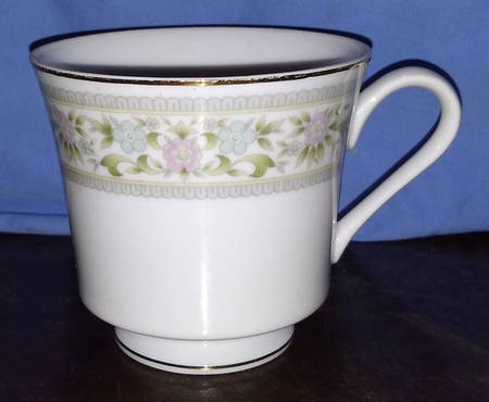 Arcadia Footed Cup