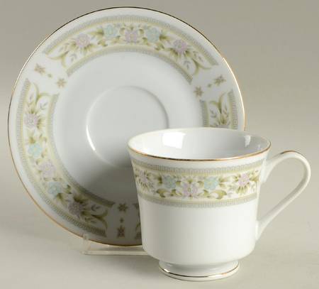 Arcadia Footed Cup & Saucer Set