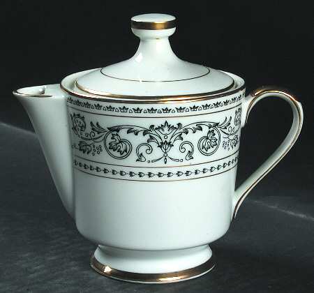 Carillon Creamer & Lid